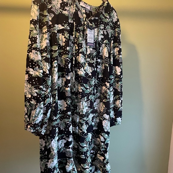 Floral Black and Green Dress - Picture 3 of 4